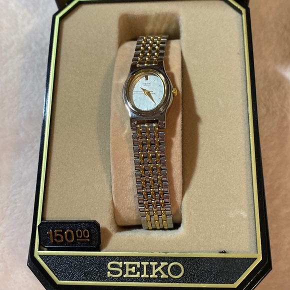 Seiko Accessories - NWT vintage Seiko ladies Thin Dress Hardlex Crystal watch